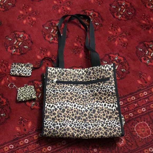 animal print bag Handbags - NWOT TRAVEL ANIMAL PRINT BAG